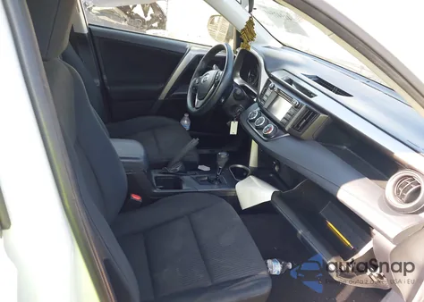 2017 Toyota Rav4 Le z USA, uszkodzony, nr VIN JTMBFREV9HJ155295